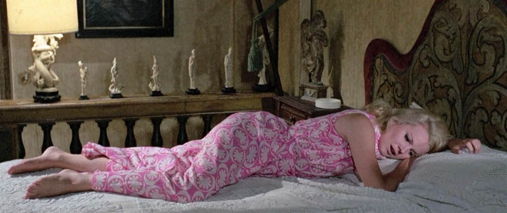 甘く危険な女の画像