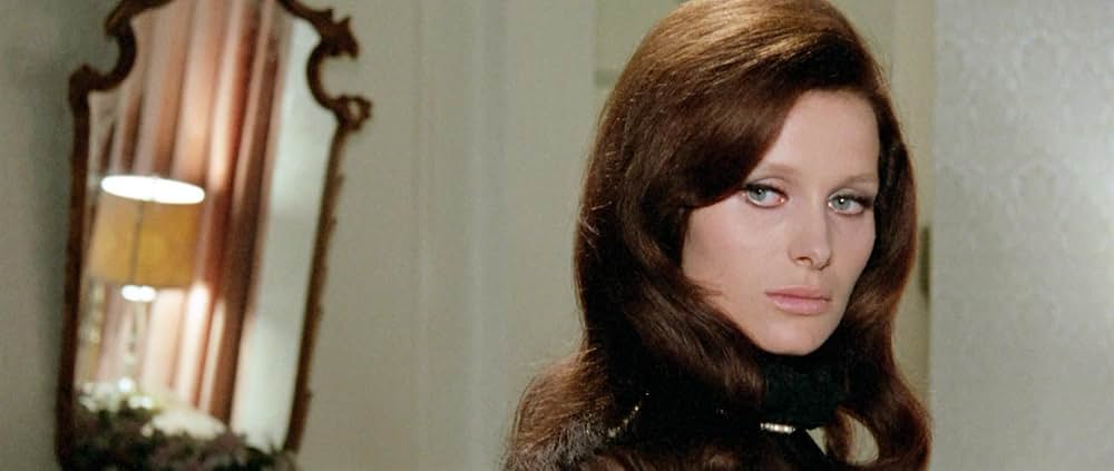 甘く危険な女の画像