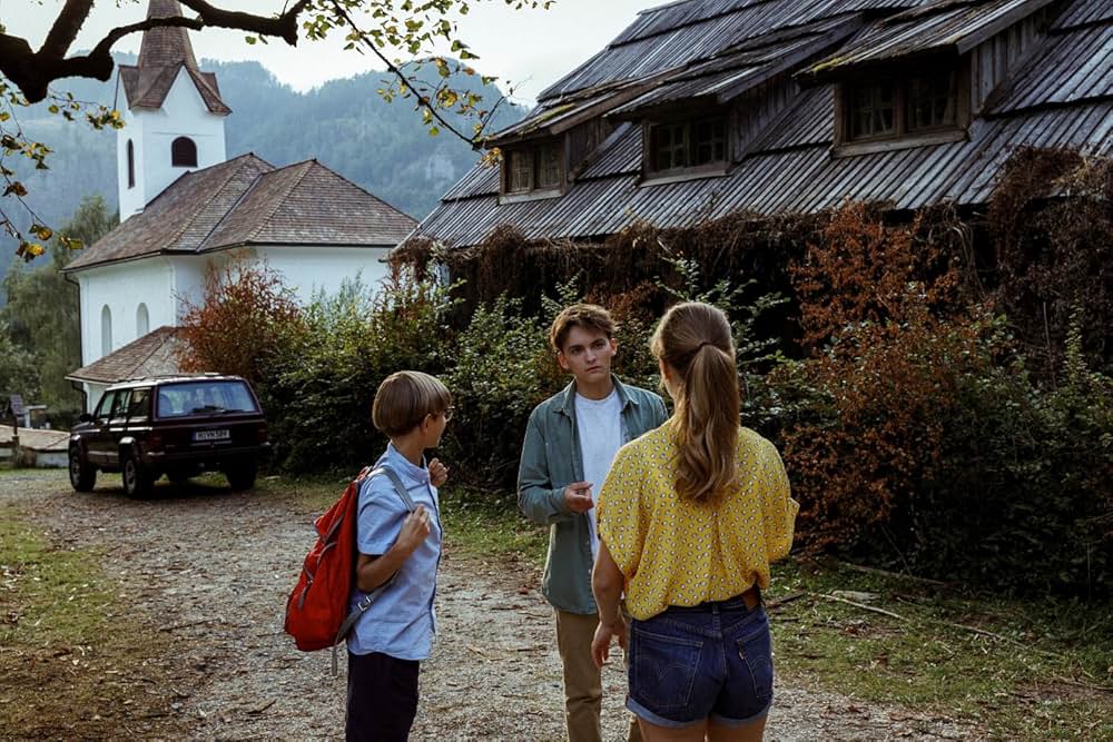 ストレンジ・ハウス: 呪われた家の秘密の画像