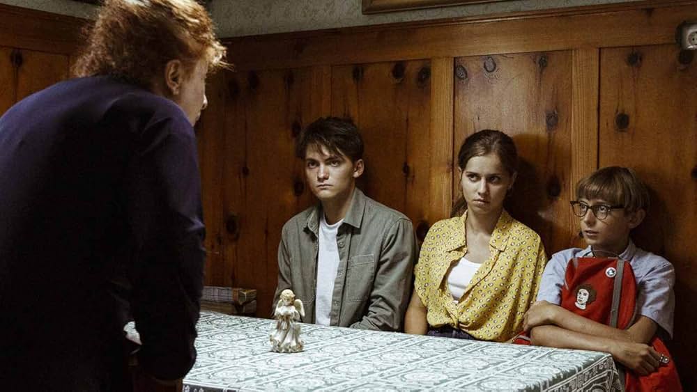 ストレンジ・ハウス: 呪われた家の秘密の画像