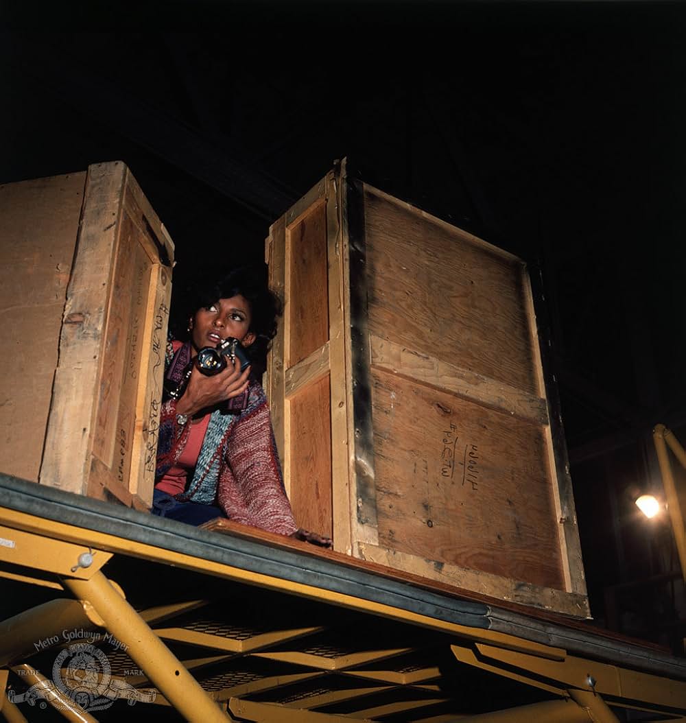 女記者フライデー／謎の暗殺計画の画像