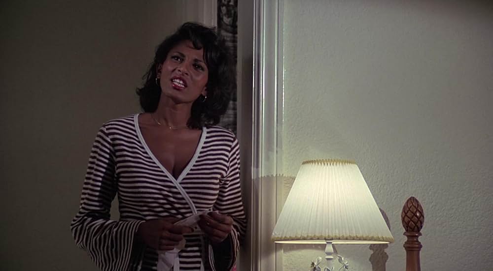 女記者フライデー／謎の暗殺計画の画像