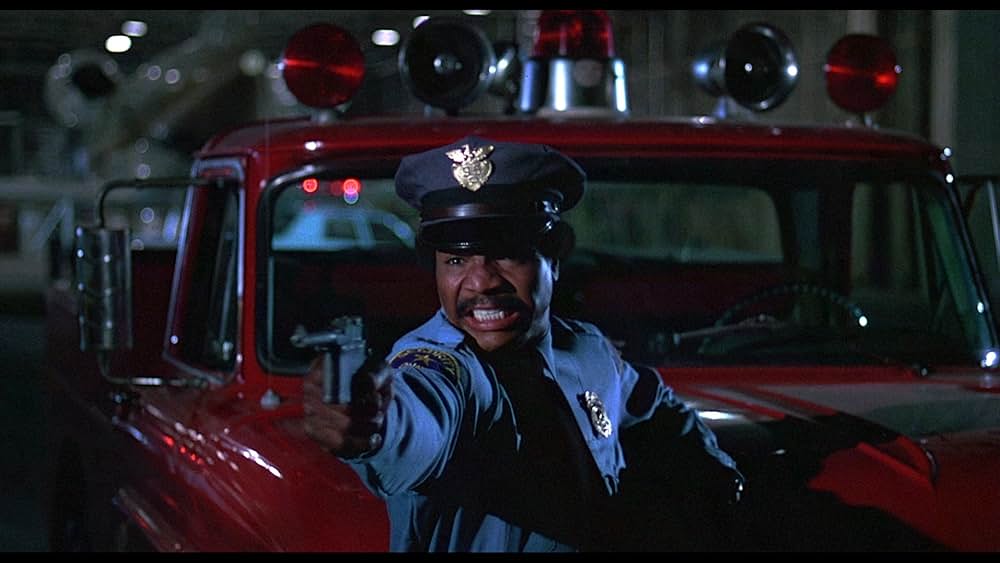 女記者フライデー／謎の暗殺計画の画像