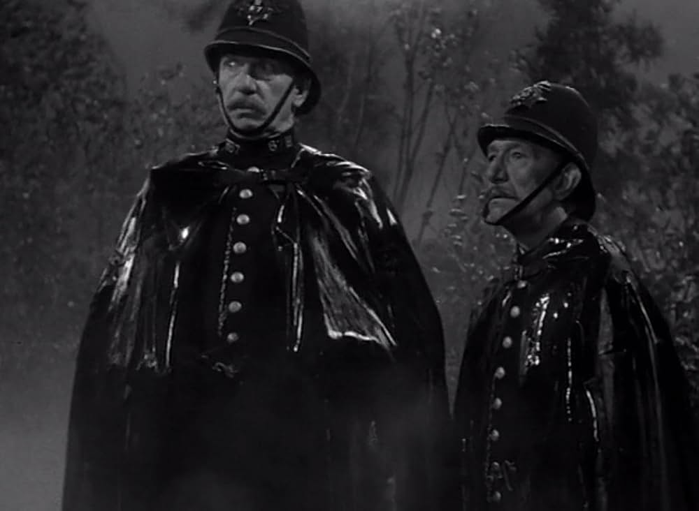 謎の狼女の画像