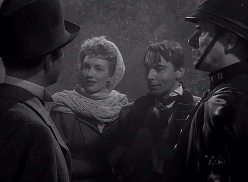 謎の狼女の画像