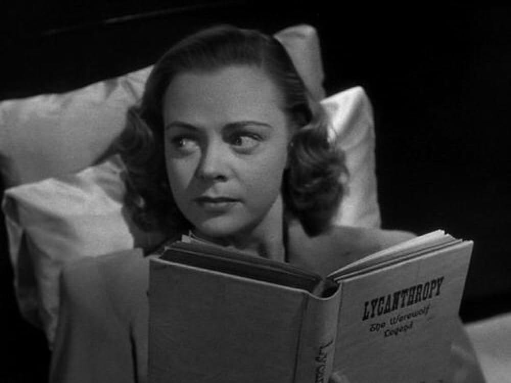 謎の狼女の画像