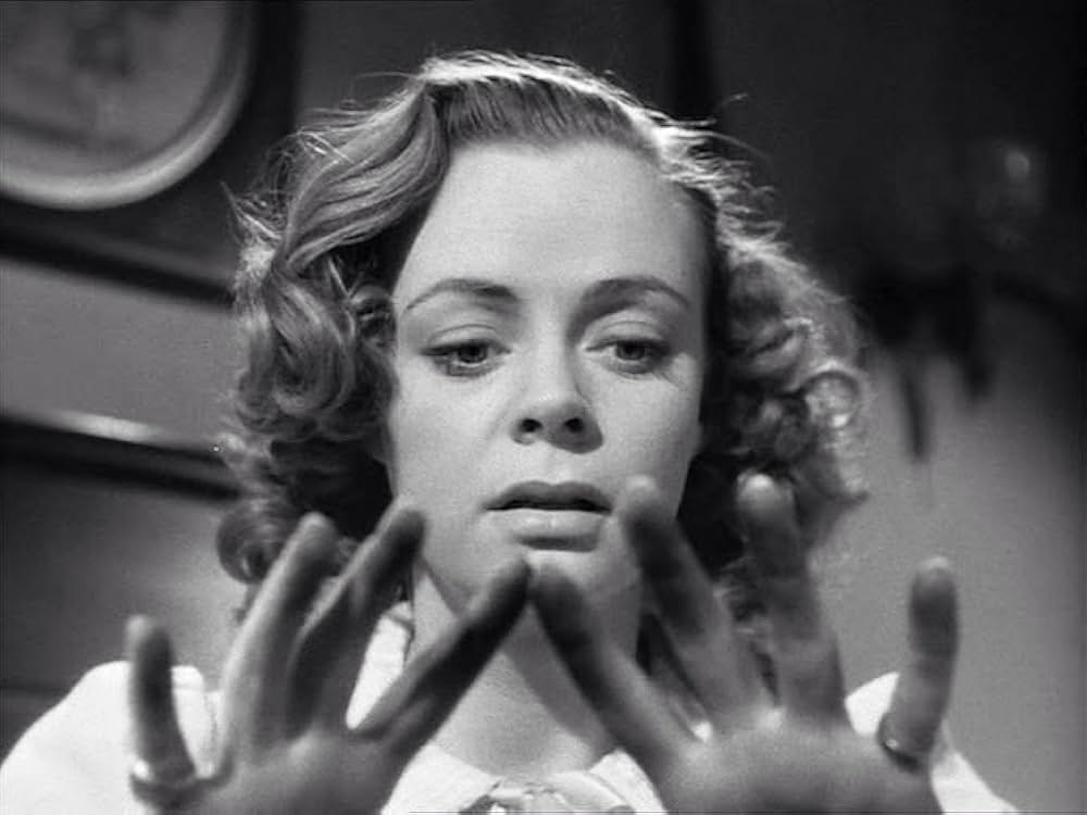 謎の狼女の画像