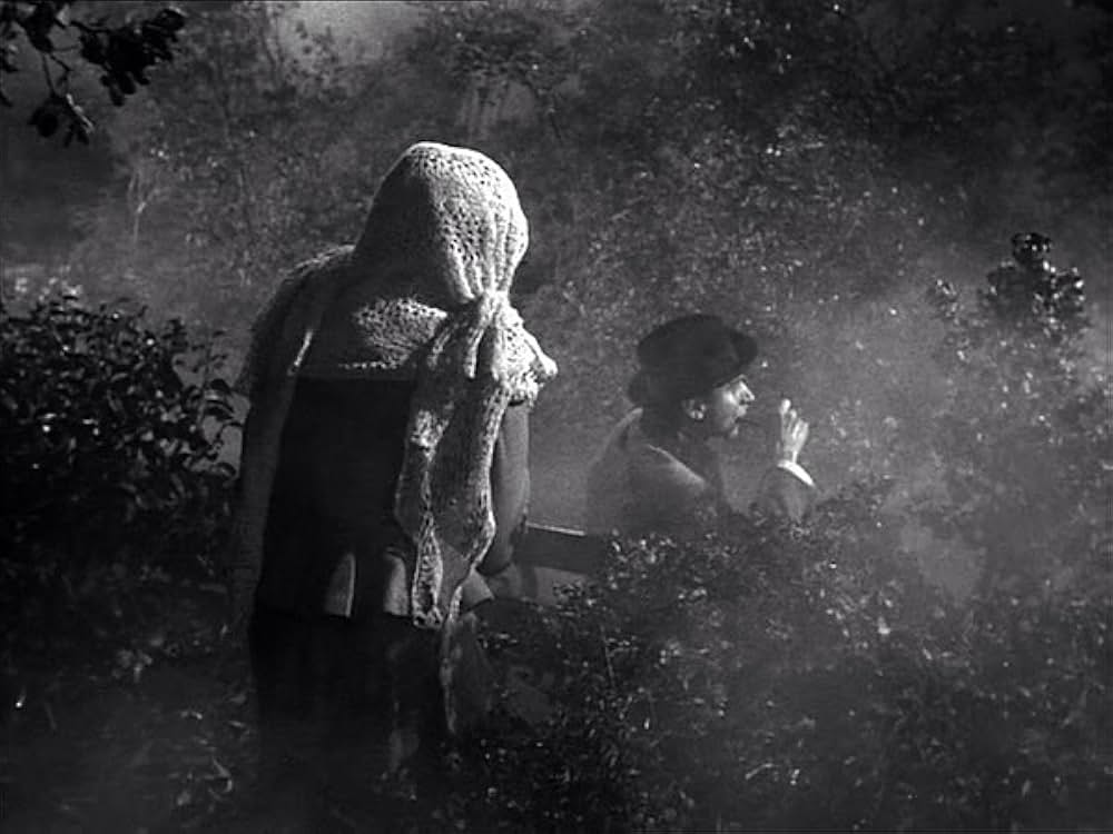 謎の狼女の画像