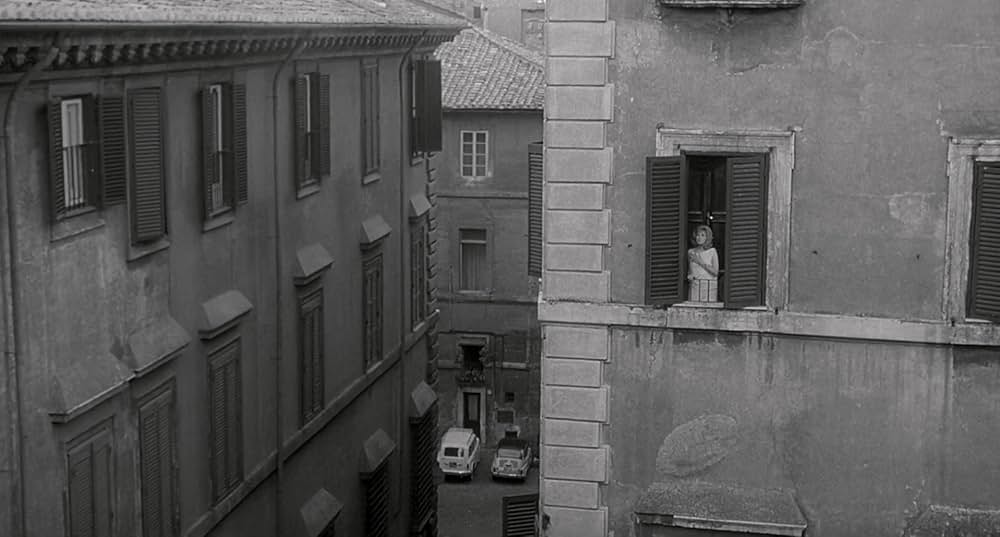 太陽はひとりぼっちの画像