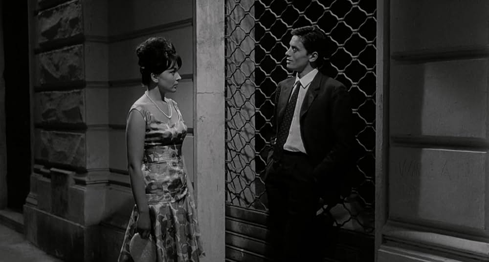 太陽はひとりぼっちの画像