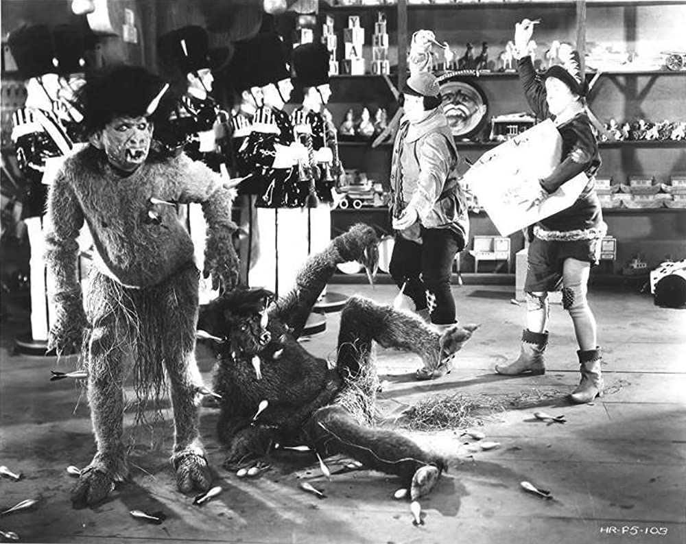 「玩具の国」Oliver Hardy & スタン・ローレルの画像