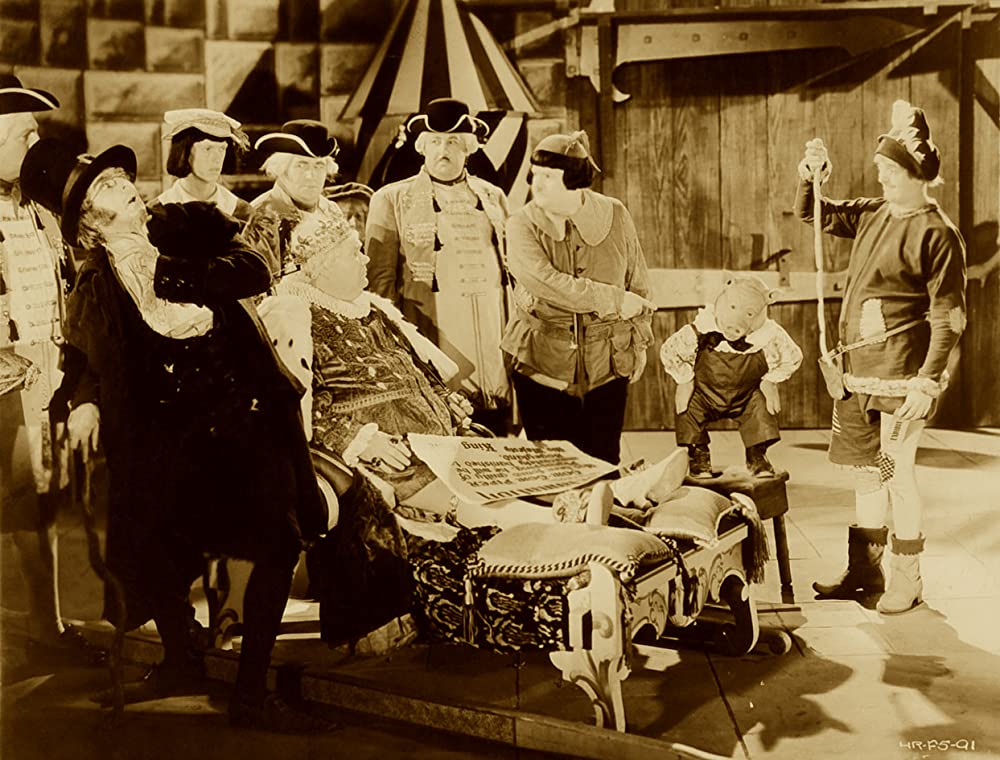 「玩具の国」Oliver Hardy & ヘンリー・ブランドン & スタン・ローレル & Kewpie Morgan & アンジェロ・ロシットの画像