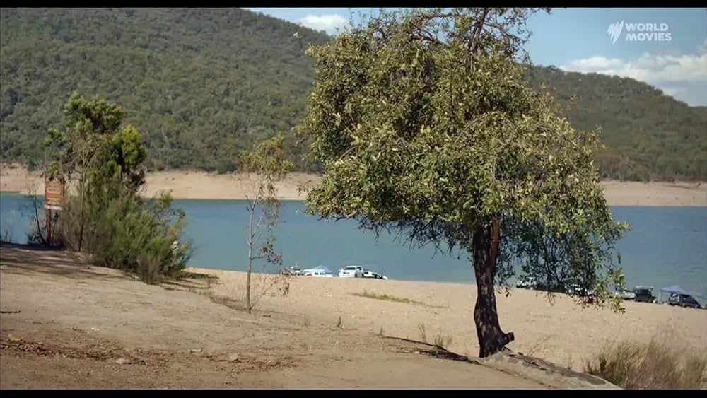 Friends and Strangers（原題）の画像