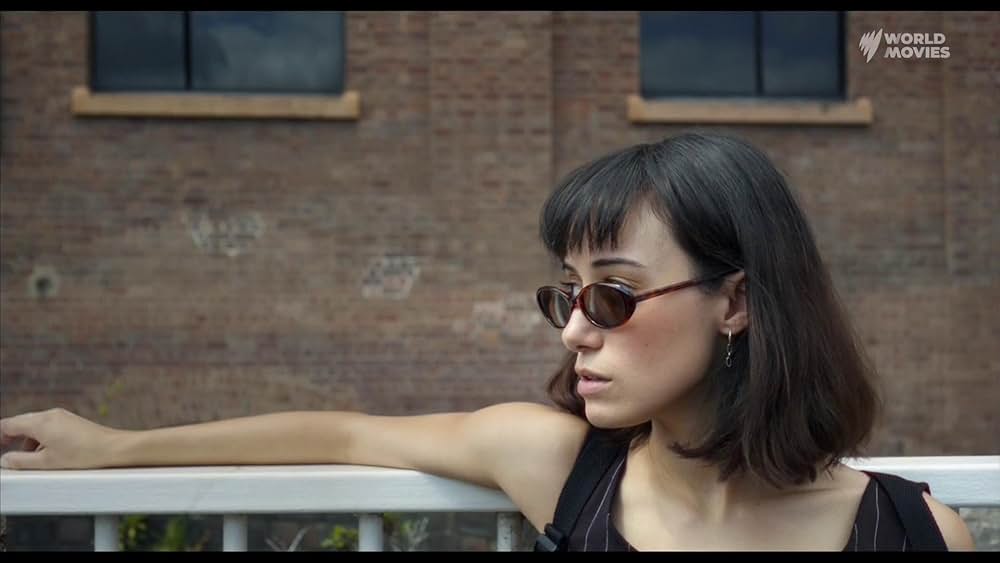 Friends and Strangers（原題）の画像