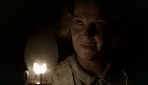 白い肌の異常な夜の画像