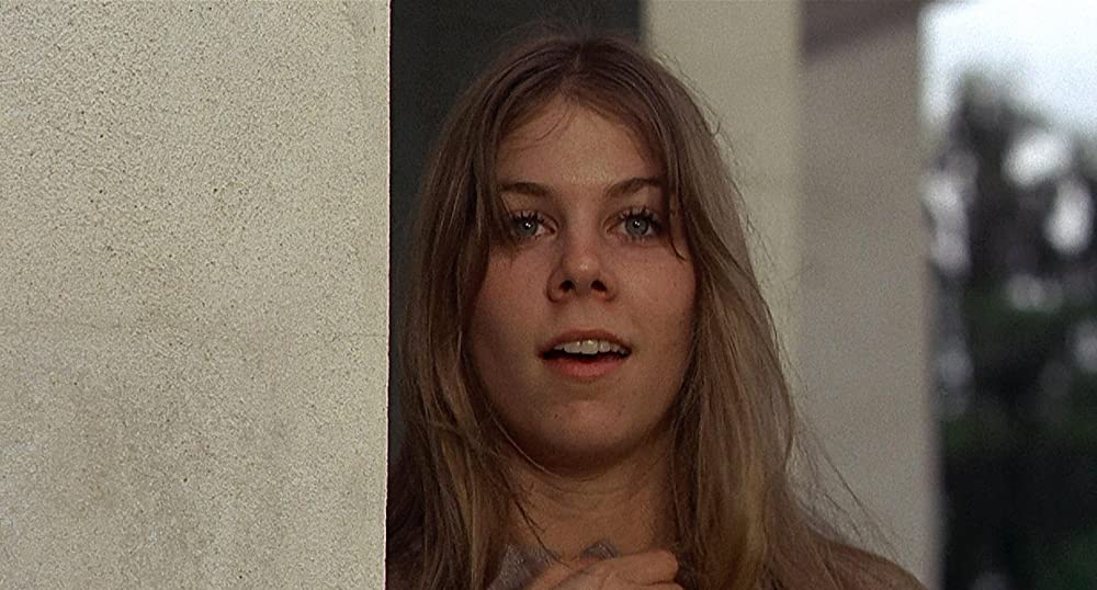 白い肌の異常な夜の画像