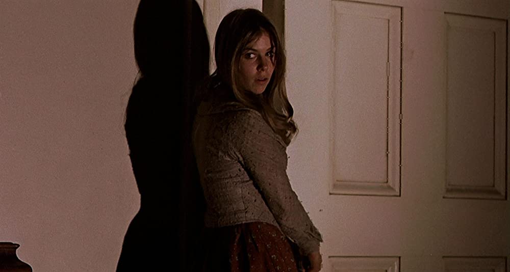 白い肌の異常な夜の画像