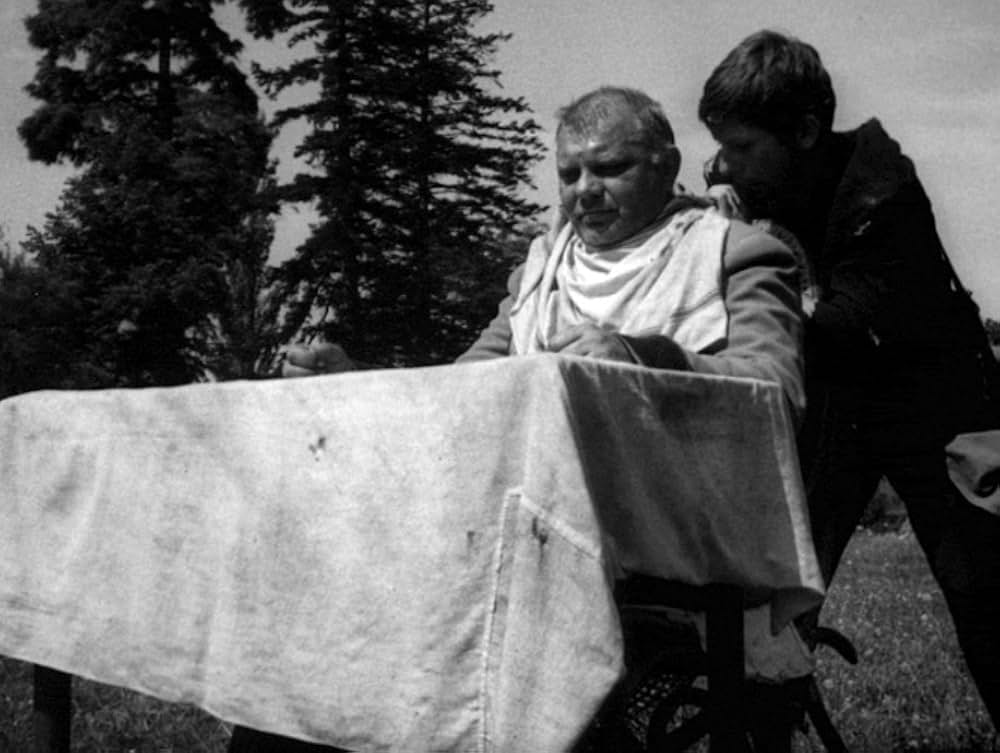 太った男と痩せた男の画像