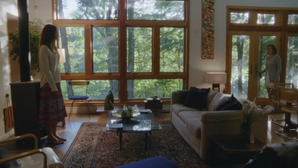 クイーン・オブ・アース（原題）の画像