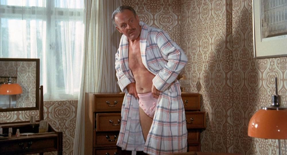 墓場にて／魔界への招待・そこは地獄の始発駅の画像