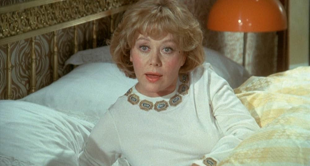 墓場にて／魔界への招待・そこは地獄の始発駅の画像