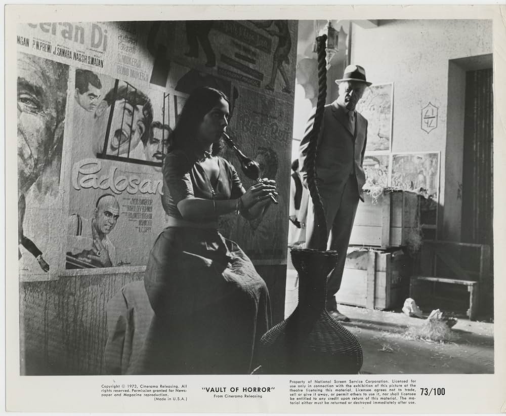 墓場にて／魔界への招待・そこは地獄の始発駅の画像