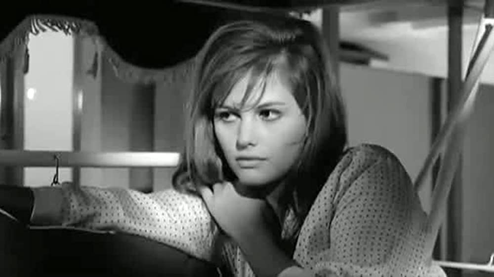 「鞄を持った女」クラウディア・カルディナーレの画像