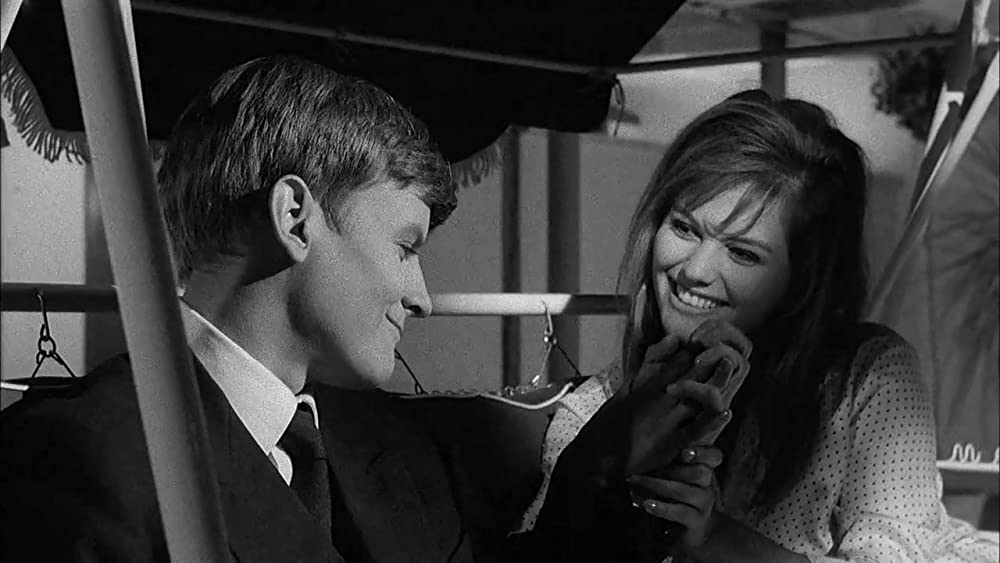 「鞄を持った女」クラウディア・カルディナーレ & ジャック・ペランの画像