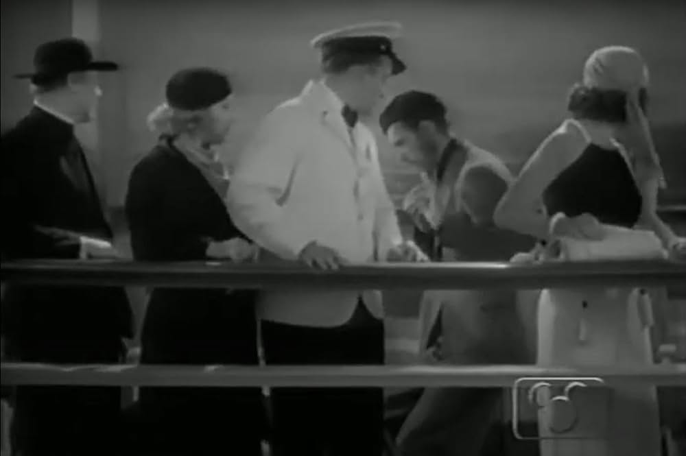 海は桃色の画像