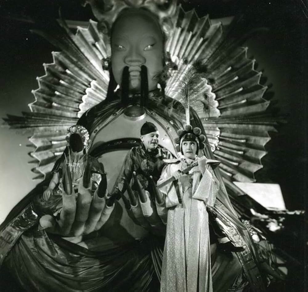 海は桃色の画像