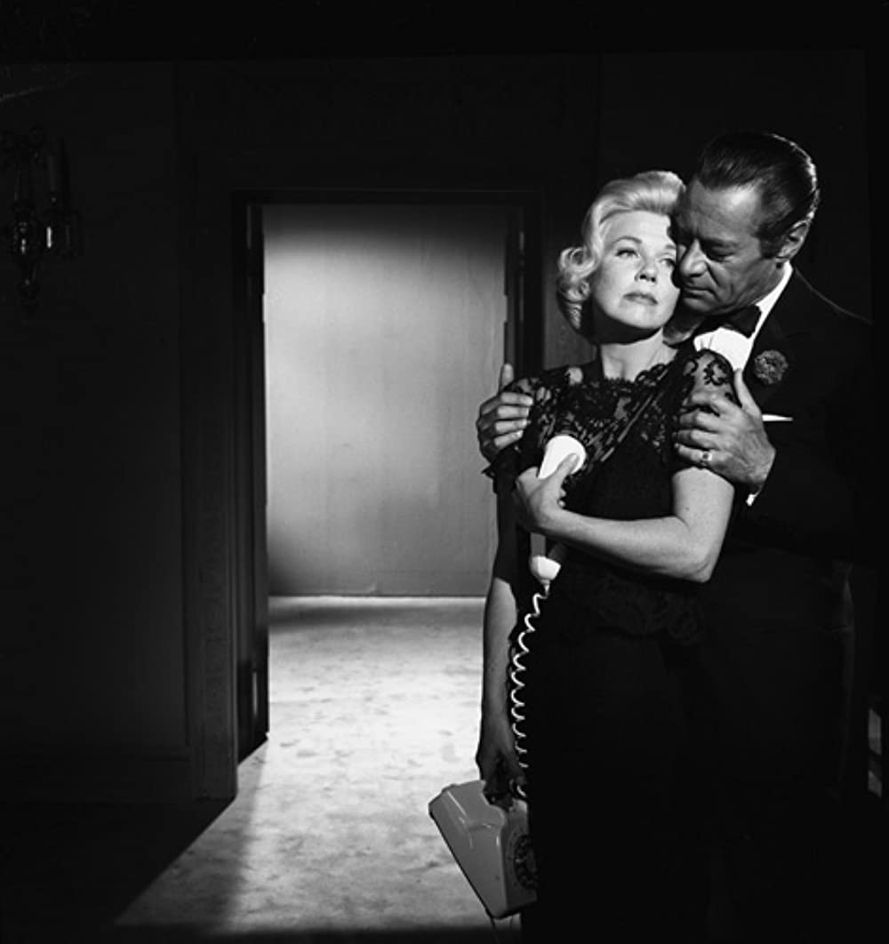 誰かが狙ってるの画像