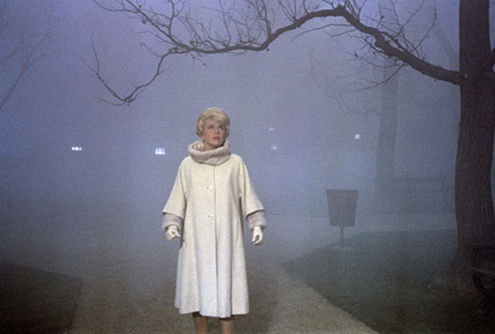 誰かが狙ってるの画像