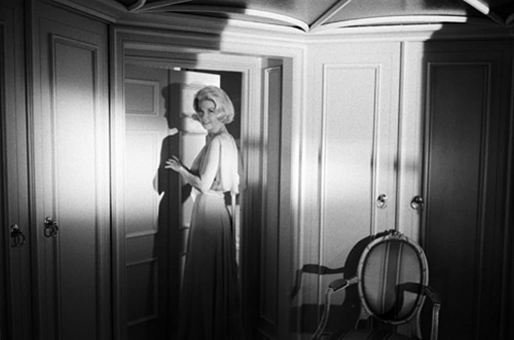 誰かが狙ってるの画像