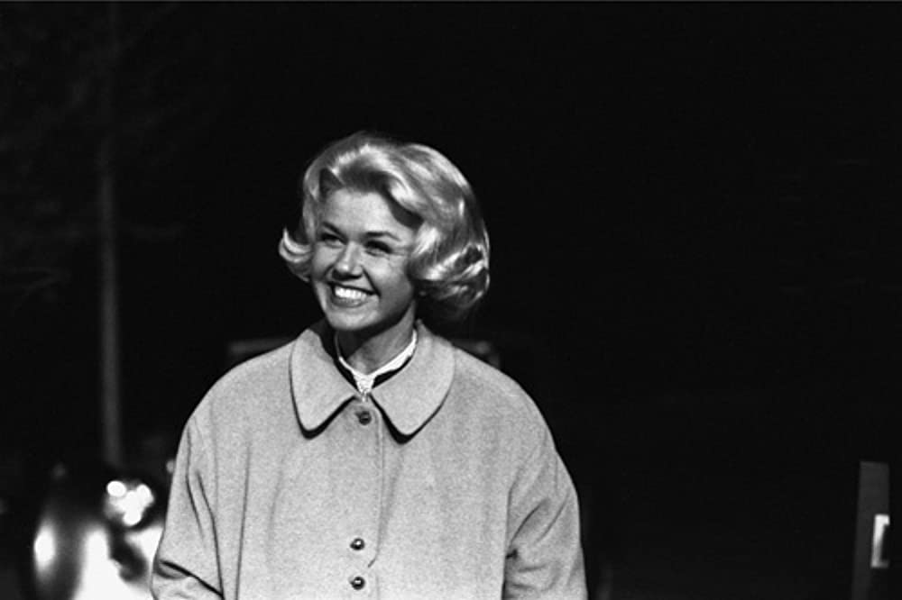 誰かが狙ってるの画像