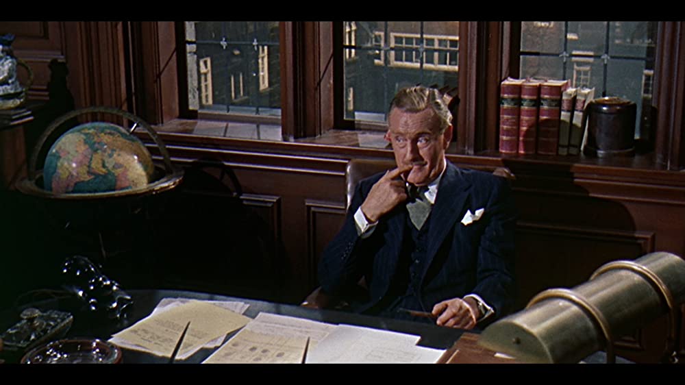 誰かが狙ってるの画像