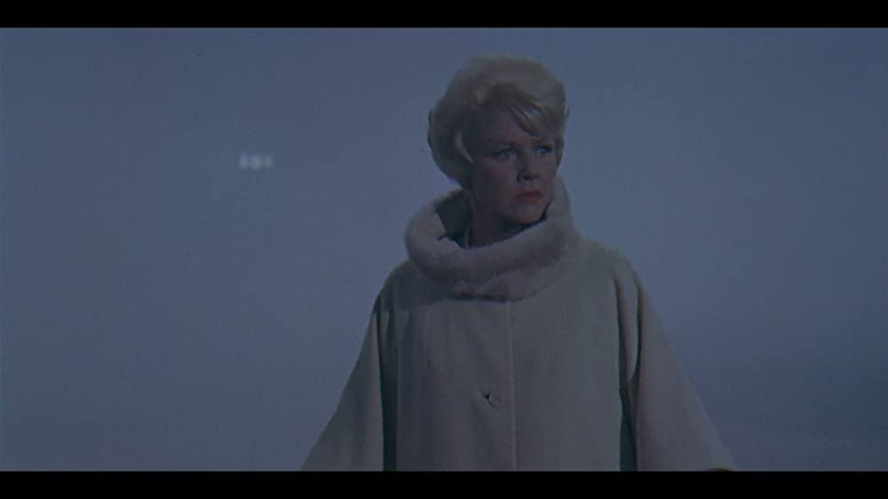 誰かが狙ってるの画像