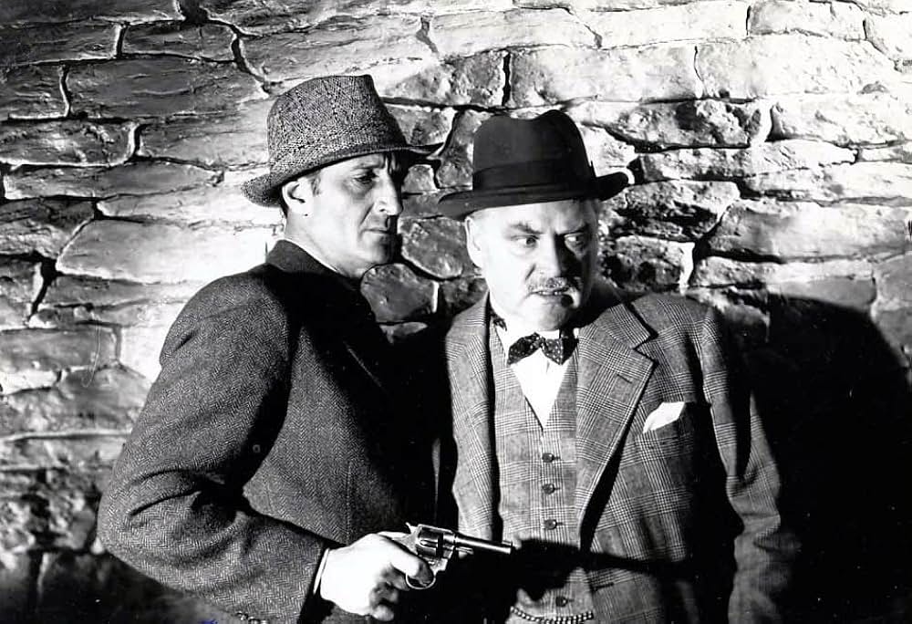 緋色の爪の画像