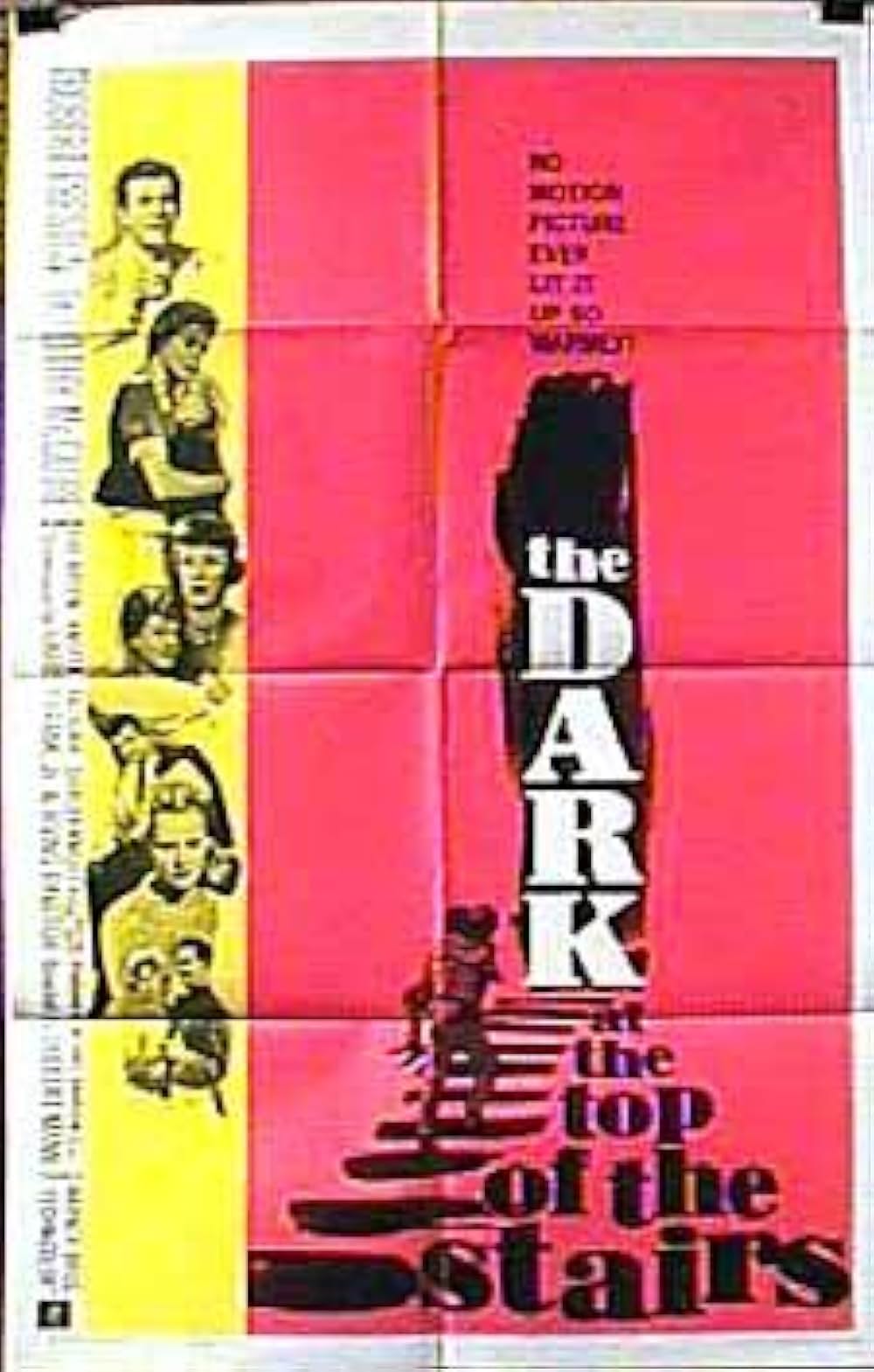 階段の上の暗闇の画像