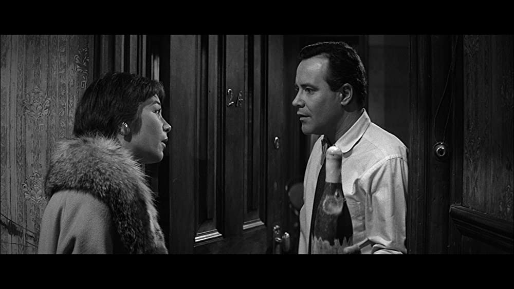 「アパートの鍵貸します」ジャック・レモン & シャーリー・マクレーンの画像