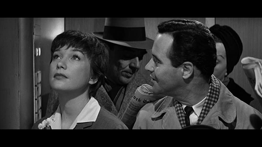 「アパートの鍵貸します」ジャック・レモン & シャーリー・マクレーンの画像