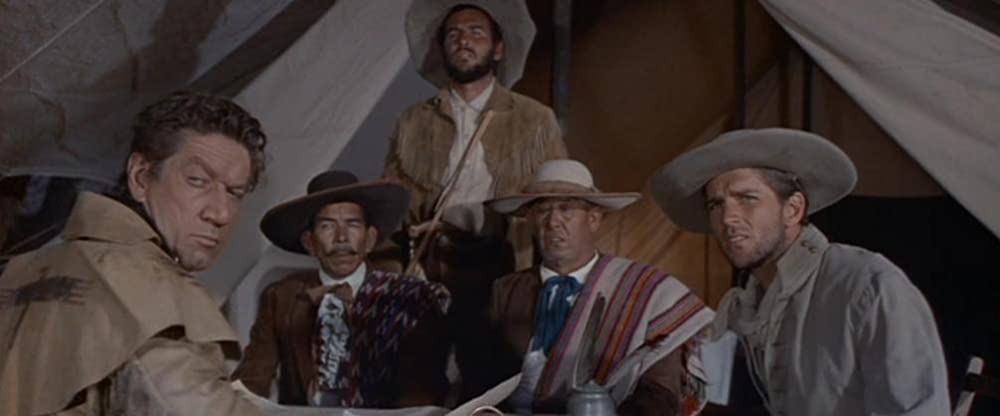 太陽の中の対決の画像