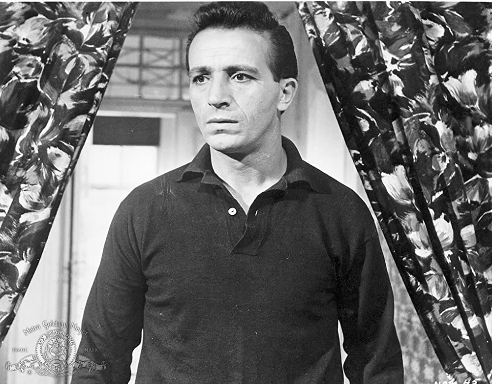 日曜はダメよの画像