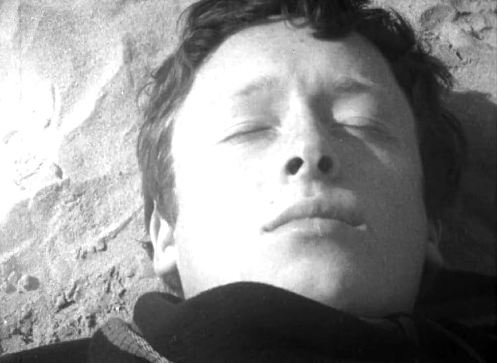 少年と自転車の画像