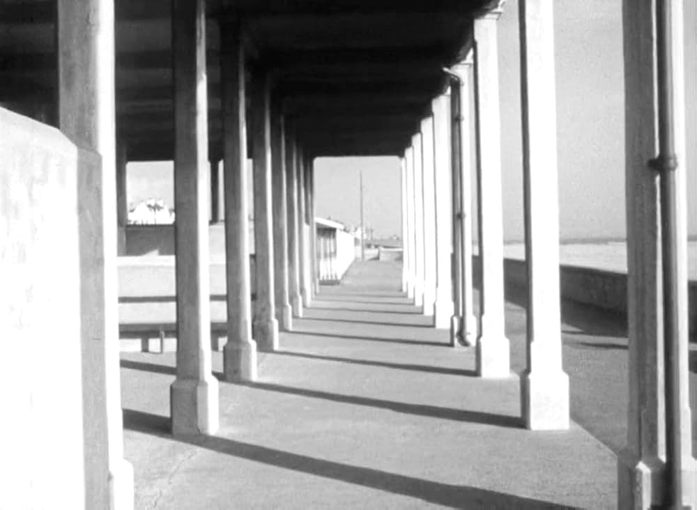 少年と自転車の画像