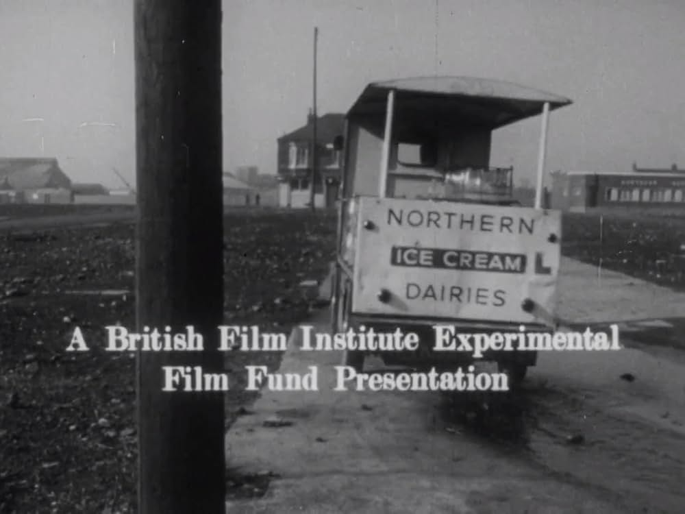 少年と自転車の画像