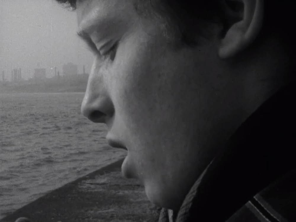 少年と自転車の画像