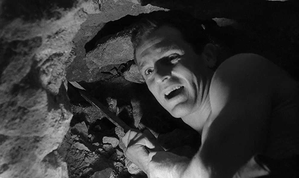 穴（1960）の画像