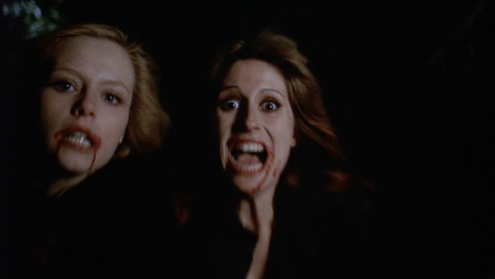 ドーターズ・オブ・ドラキュラ／吸血淫乱姉妹の画像