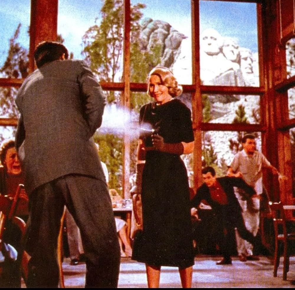 北北西に進路を取れの画像