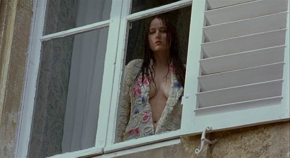 ザ・ダークプレイス 覗かれる女の画像